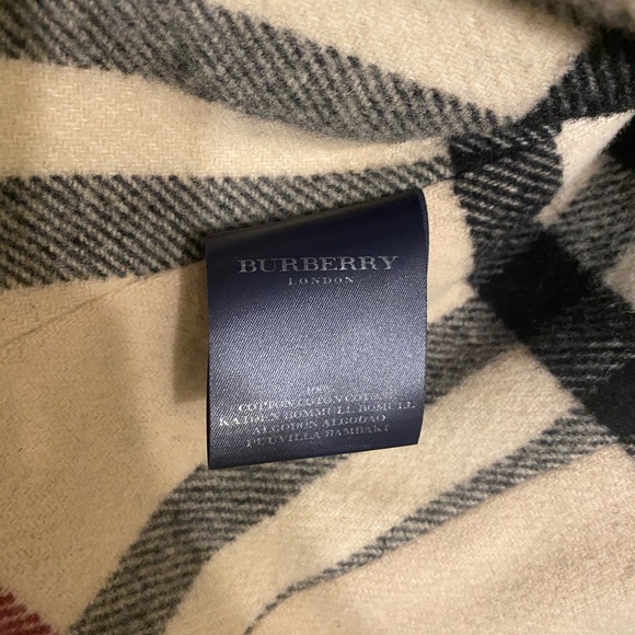 Burberry Jean Jacket with fur collar - Picture 4 of 5